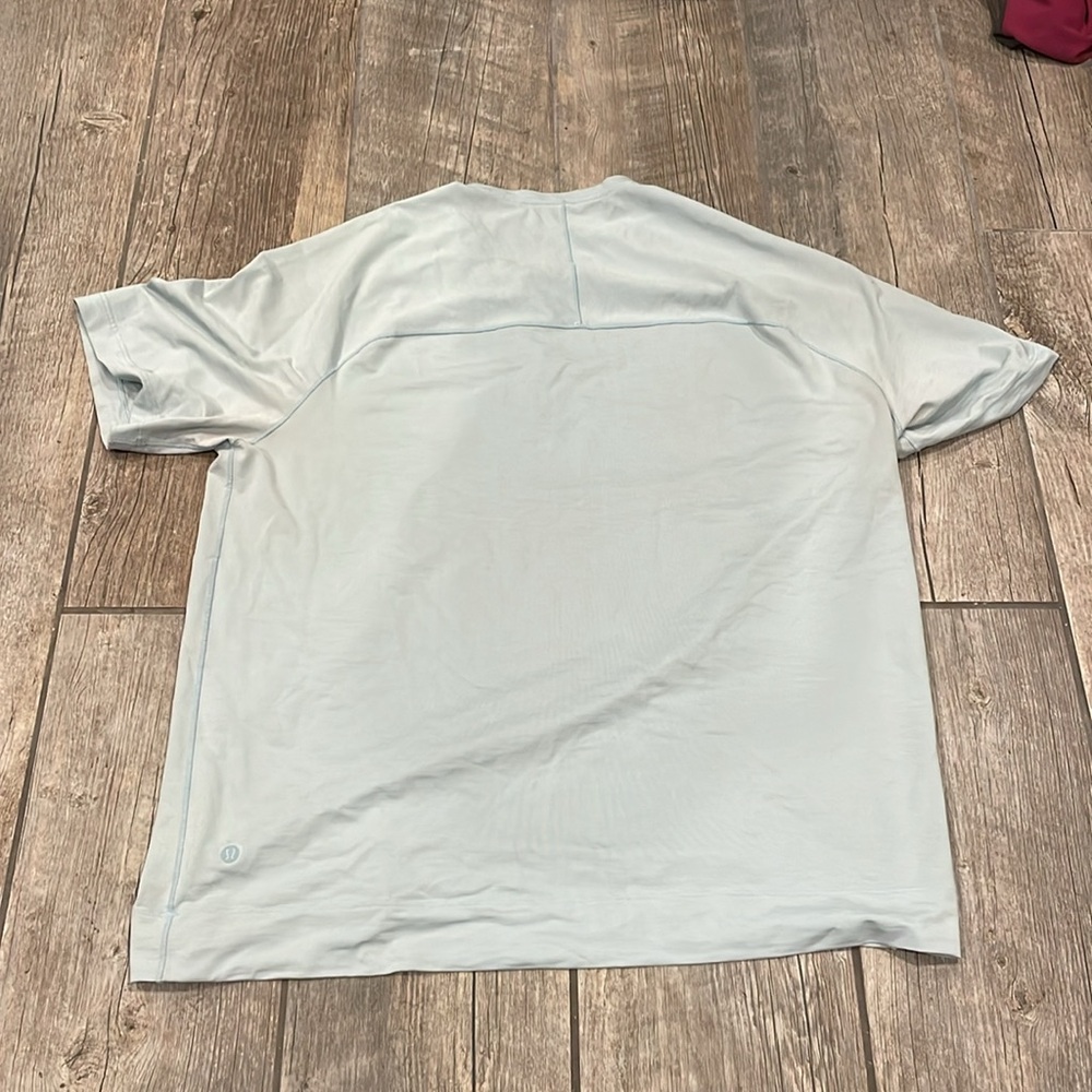 Lululemon men’s Henley tee - Picture 5 of 5